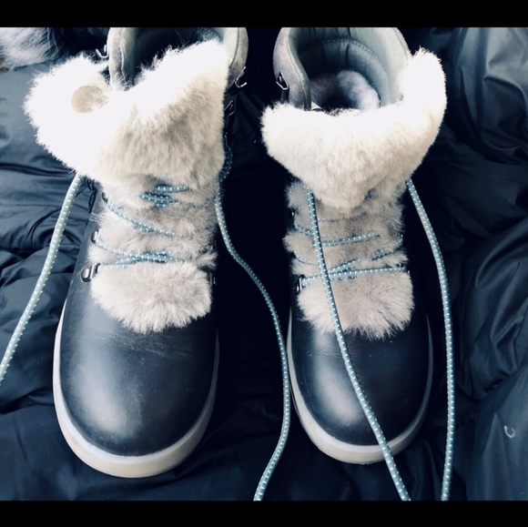 Ugg Boots SOLD - Picture 3 of 3